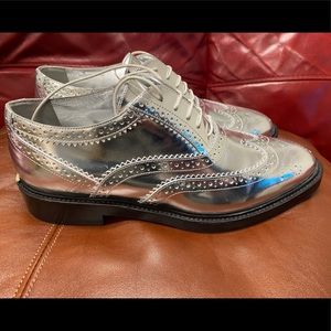 Burberry Gennie silver wingtip Oxford size 37 New without box